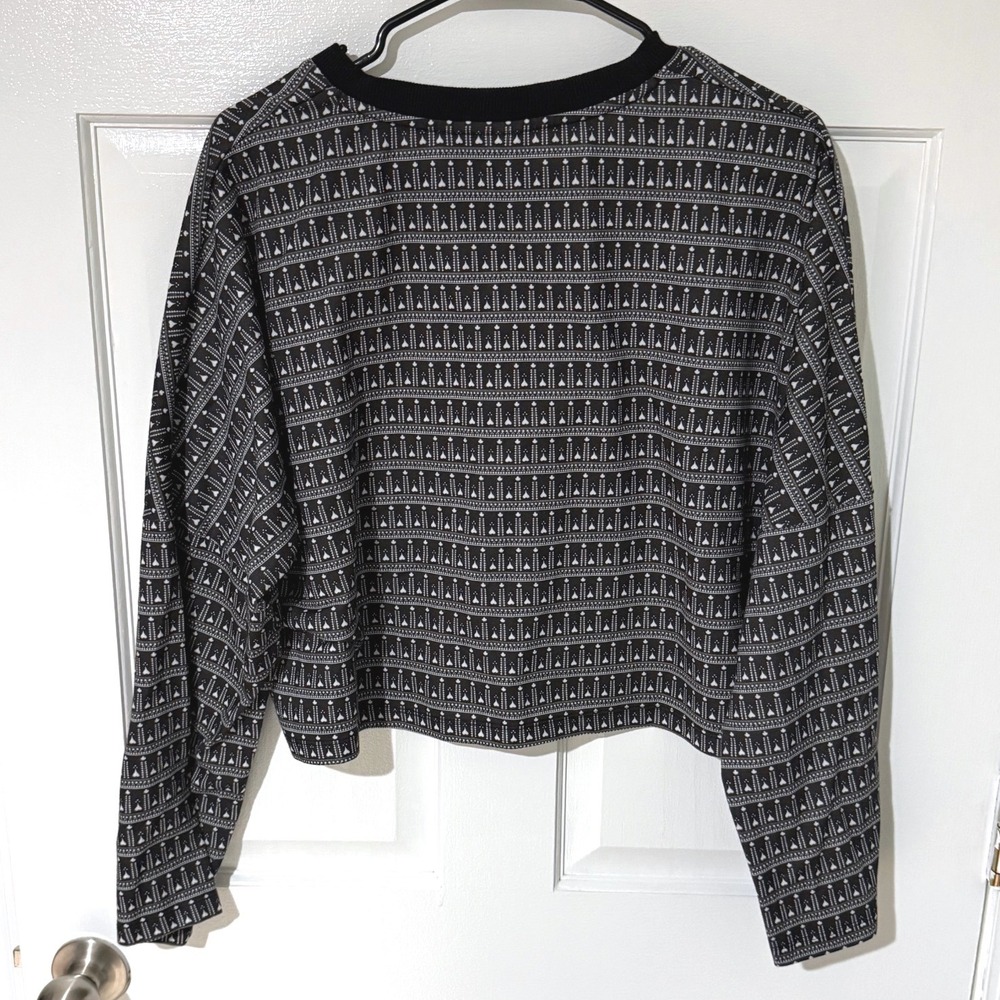 Adidas Originals Womens Cropped Sweatshirt Black White Trefoil Heart Pattern M - Picture 4 of 5